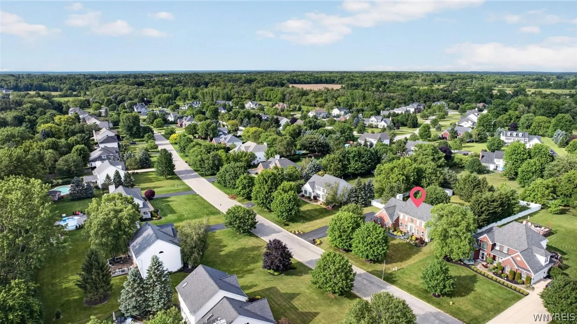 Property at 35 Norwood Lane, Orchard Park, NY 14127 46