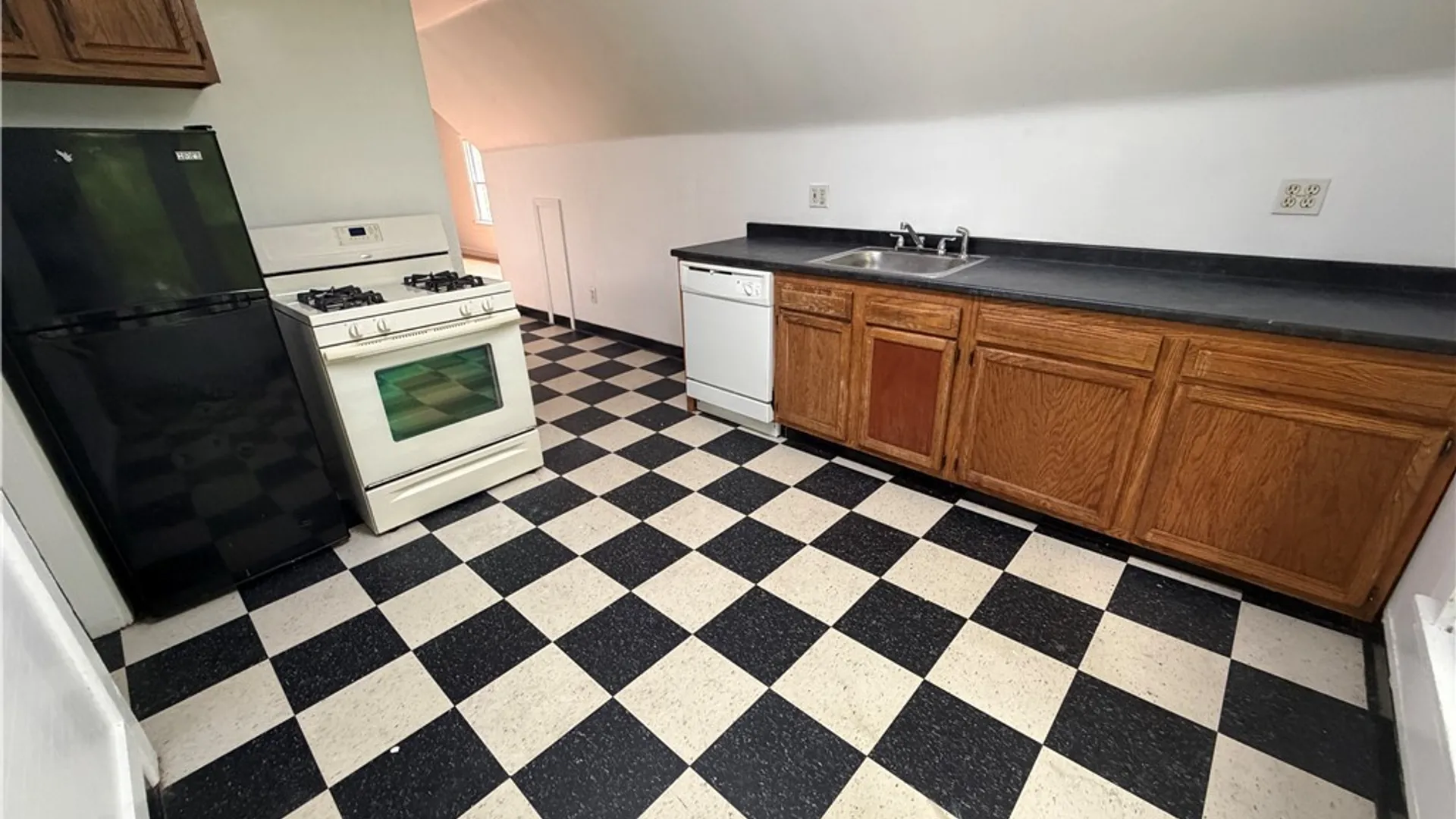 Property at 33 Tyler Street, Buffalo, NY 14214 10