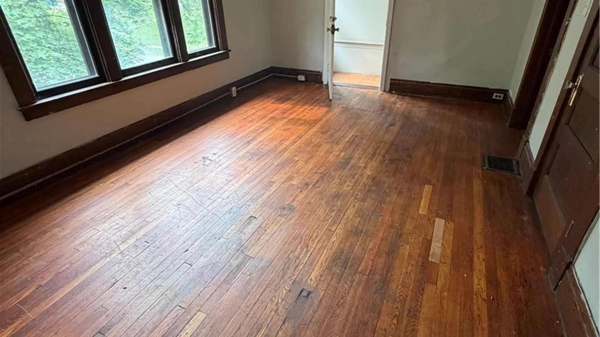 Property at 33 Tyler Street, Buffalo, NY 14214 8