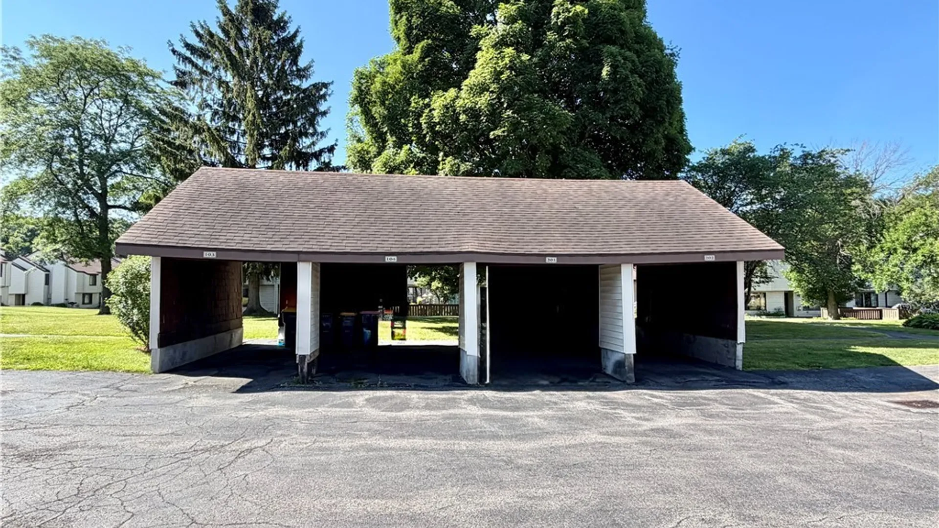 Property at 104 Harwinton Court, Camillus, NY 13031 27