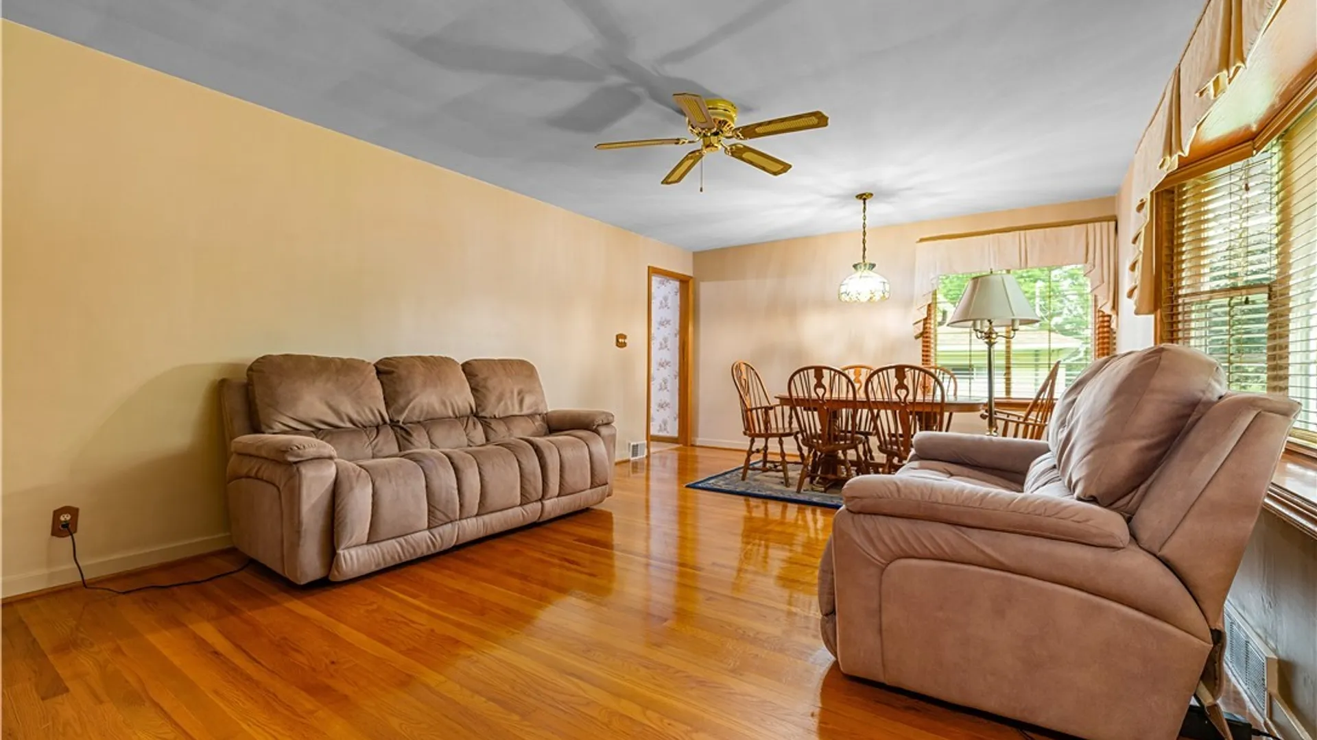 Property at 8 Parkway Place, New Hartford, NY 13413 10