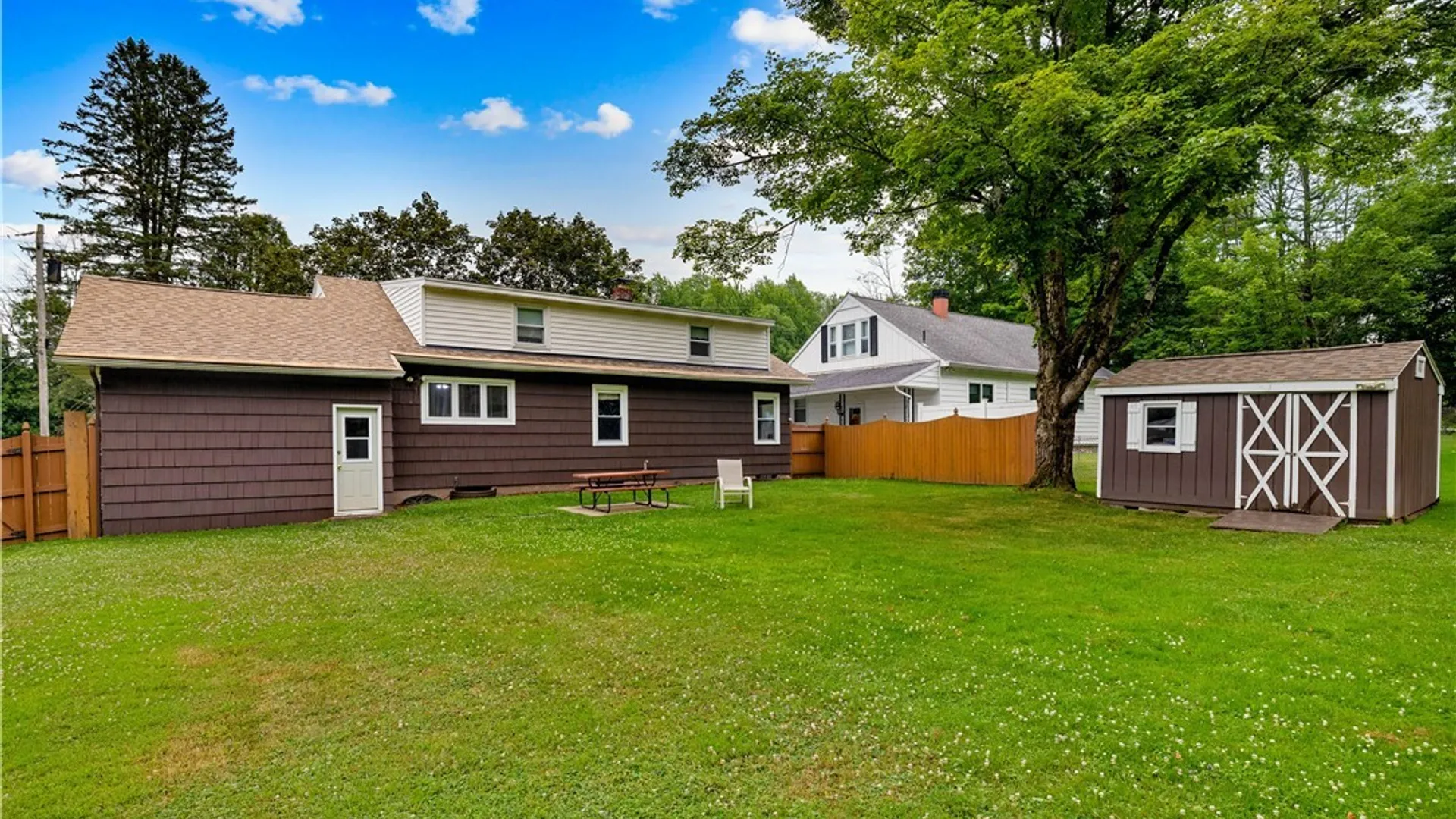 Property at 8 Parkway Place, New Hartford, NY 13413 33