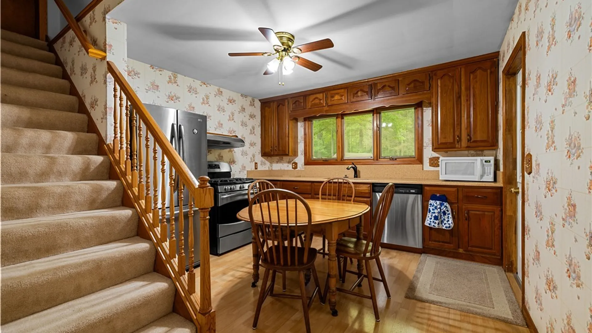 Property at 8 Parkway Place, New Hartford, NY 13413 5