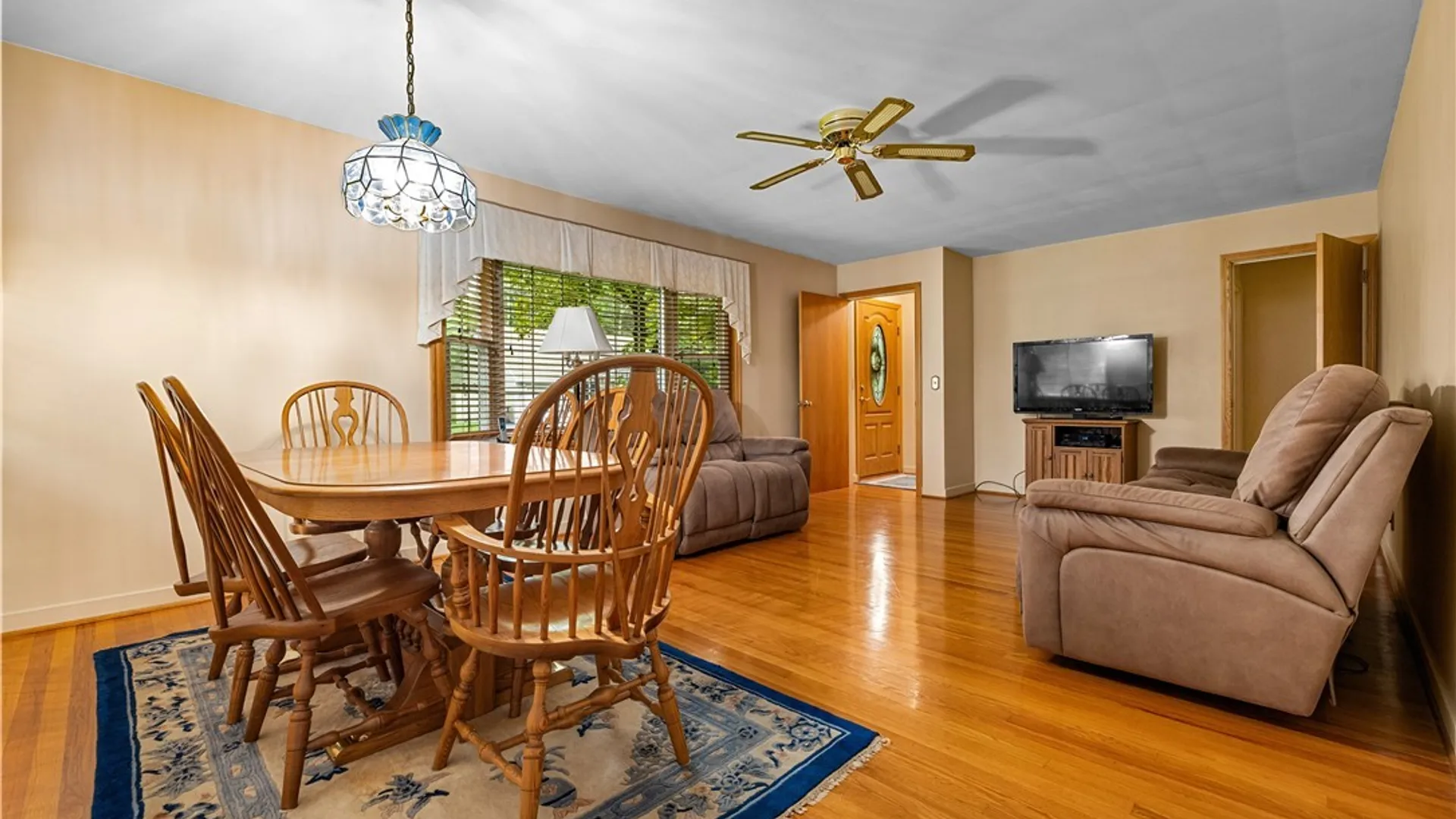 Property at 8 Parkway Place, New Hartford, NY 13413 8