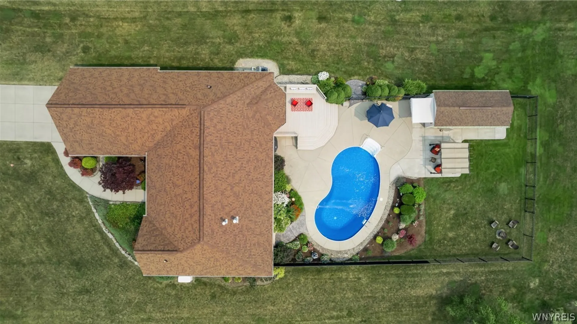 Property at 3921 Wildwing Drive, Wheatfield, NY 14120 5