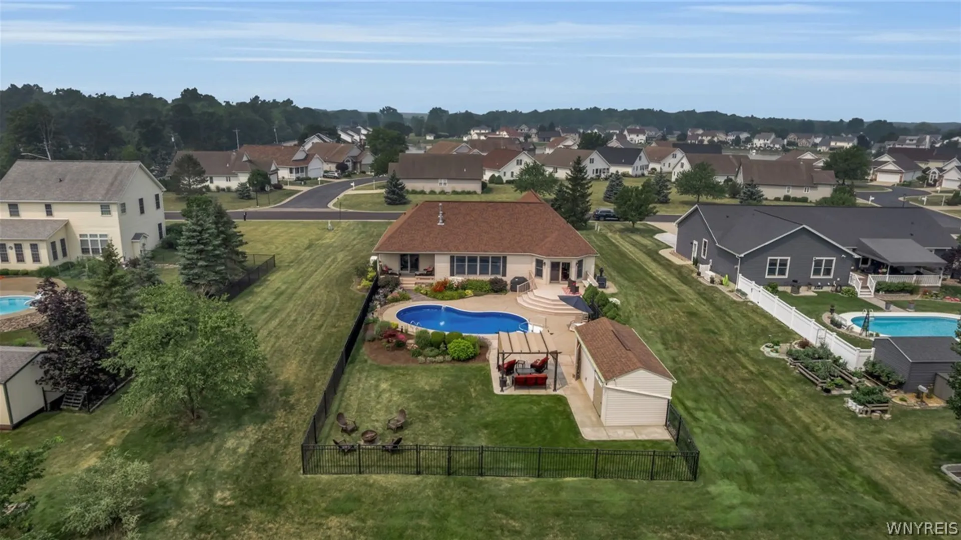 Property at 3921 Wildwing Drive, Wheatfield, NY 14120 6