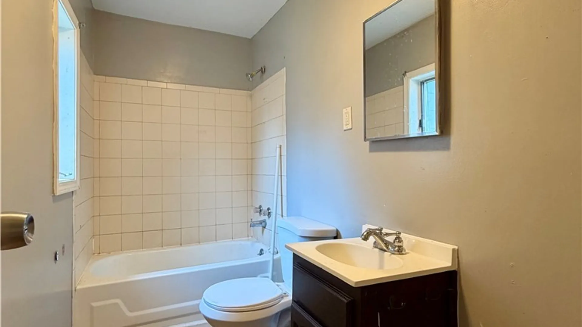 Property at 61 York Street, Buffalo, NY 14213 8