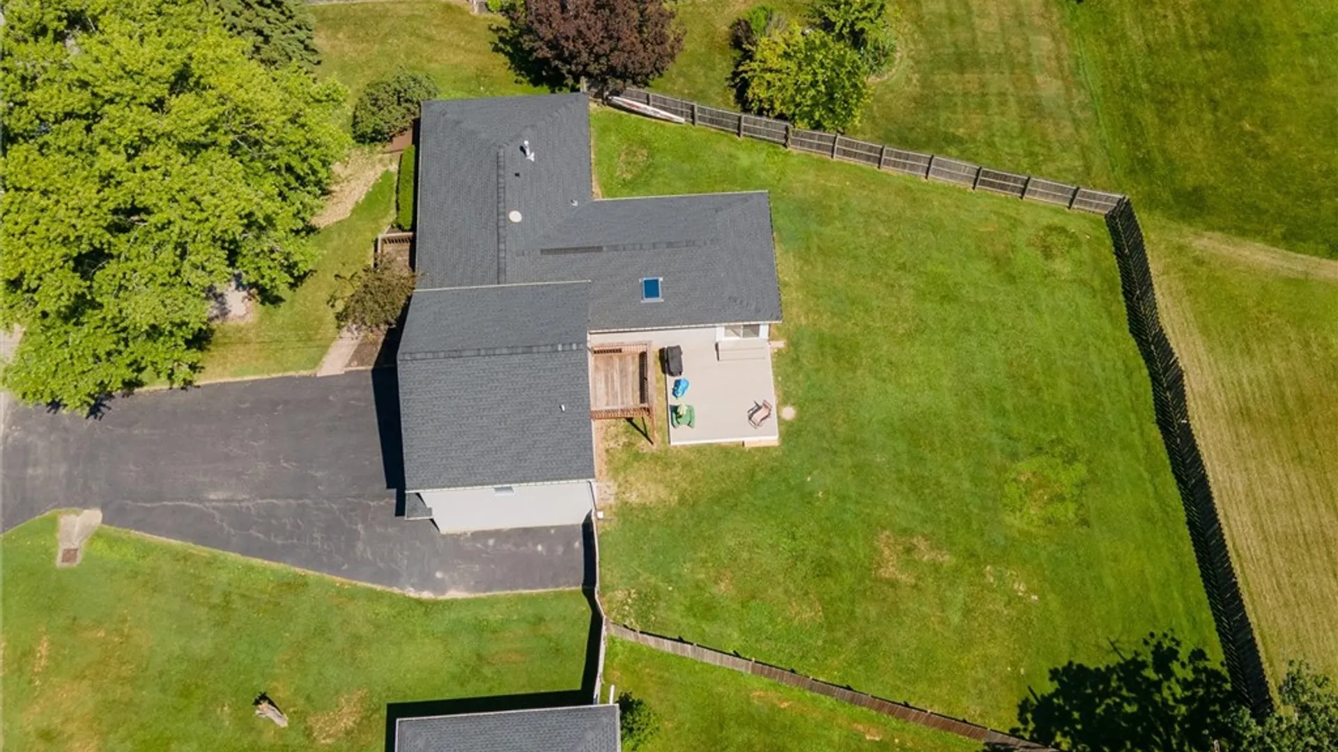 Property at 91 Kirkland Drive, Penfield, NY 14580 3