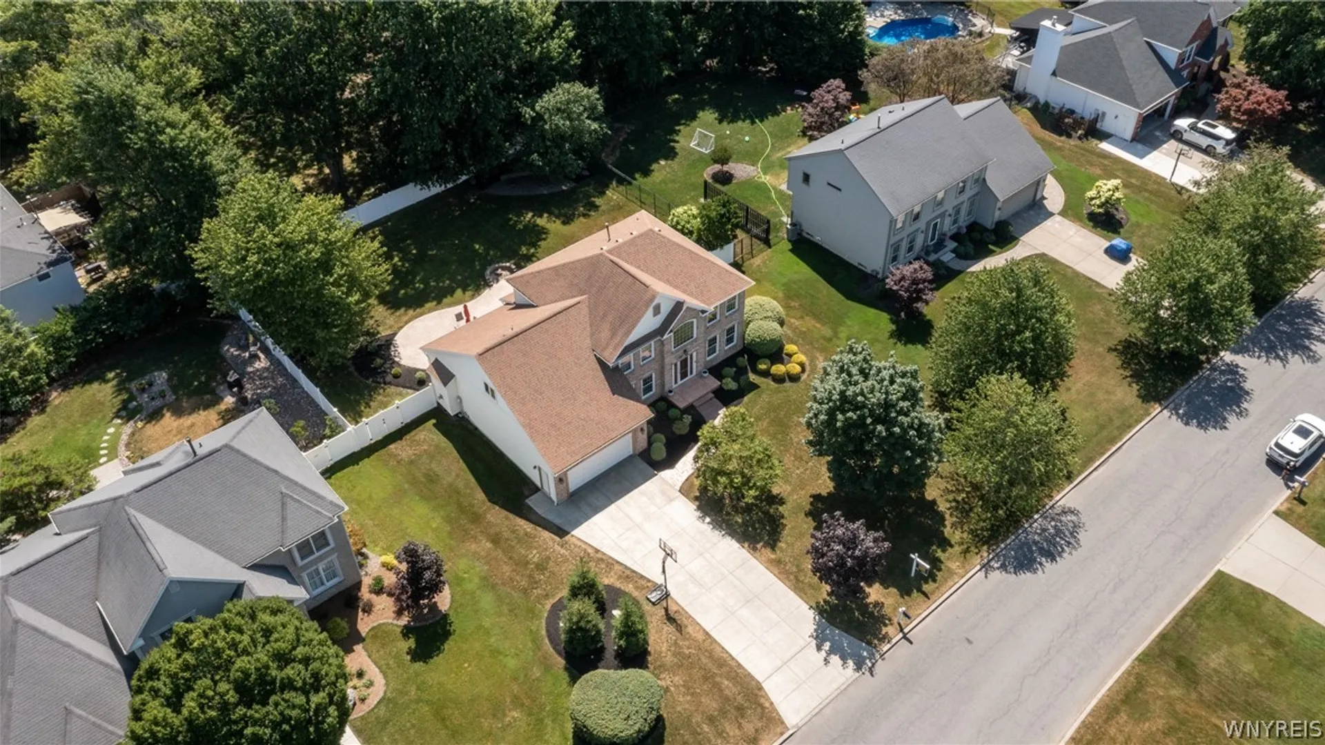 Property at 5225 Fox Trace, Clarence, NY 14221 4