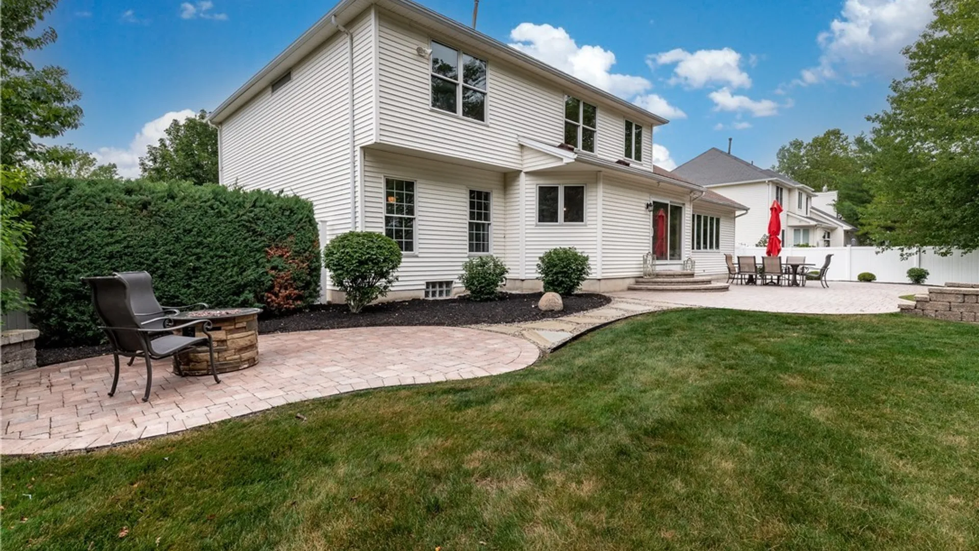 Property at 5225 Fox Trace, Clarence, NY 14221 5