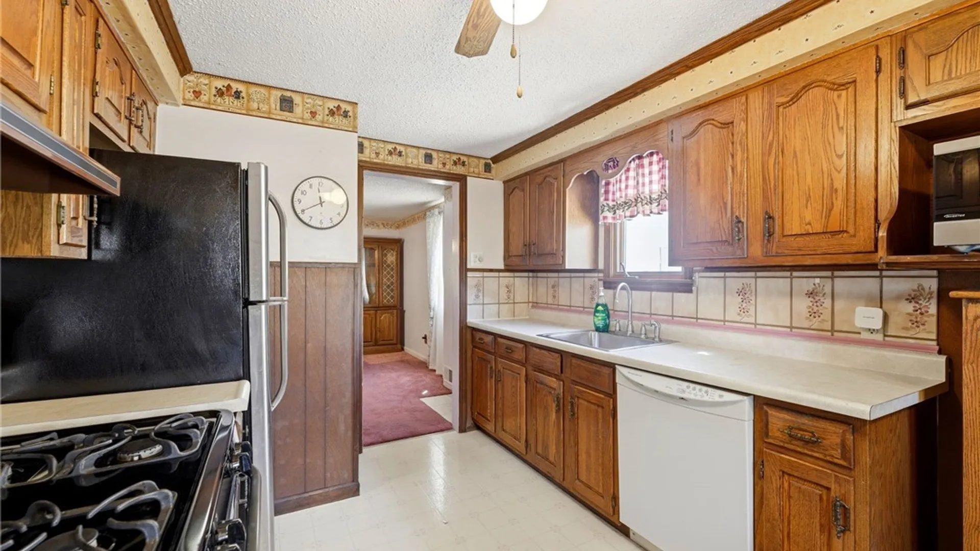Property at 121 Vegola Avenue, Cheektowaga, NY 14225 10