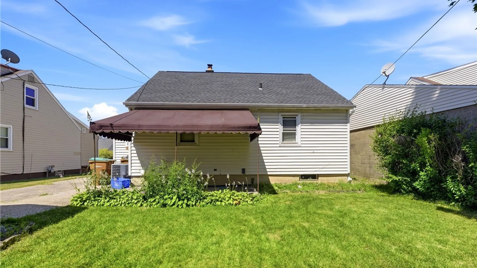 Property at 121 Vegola Avenue, Cheektowaga, NY 14225 2
