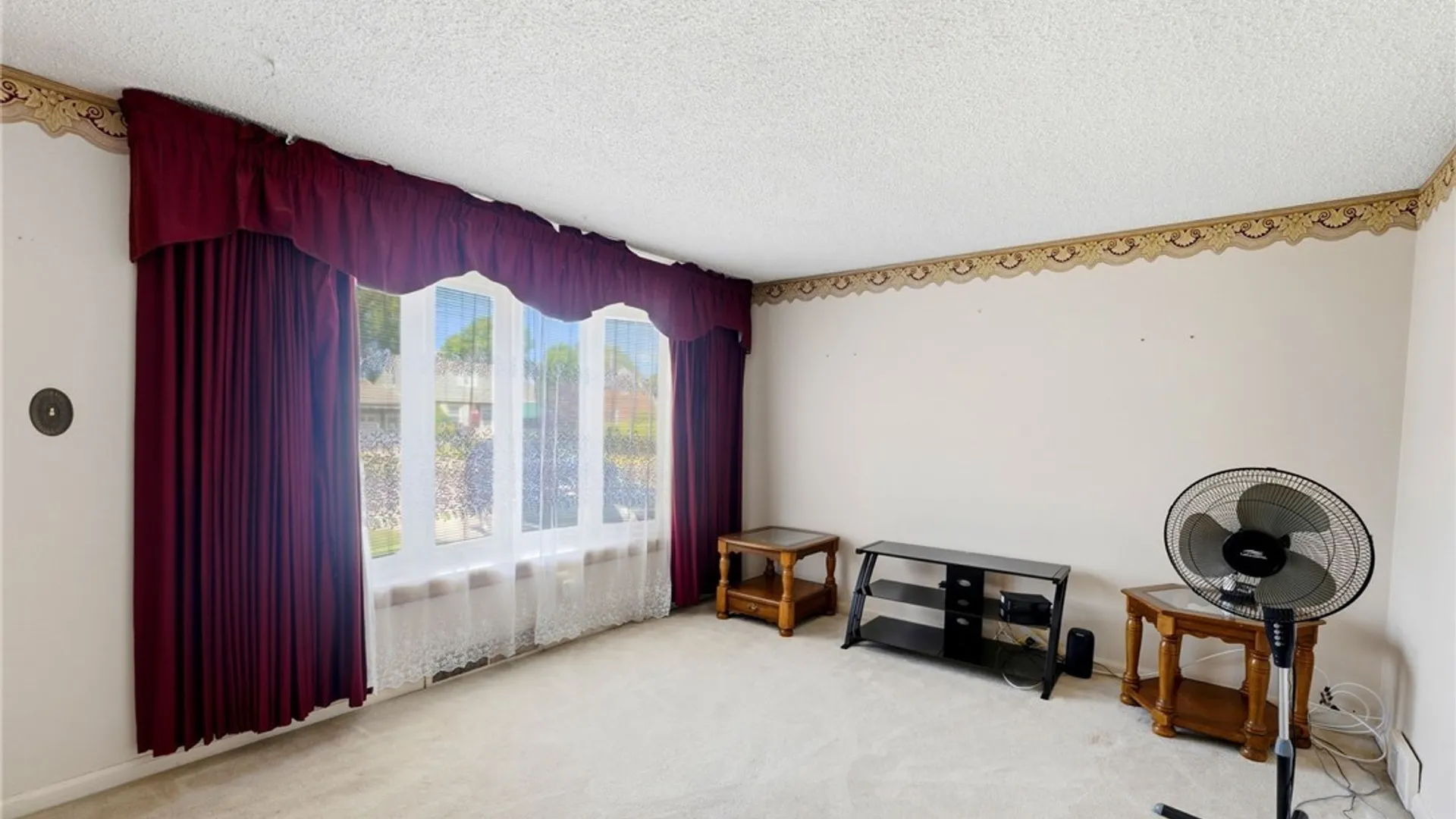 Property at 121 Vegola Avenue, Cheektowaga, NY 14225 4