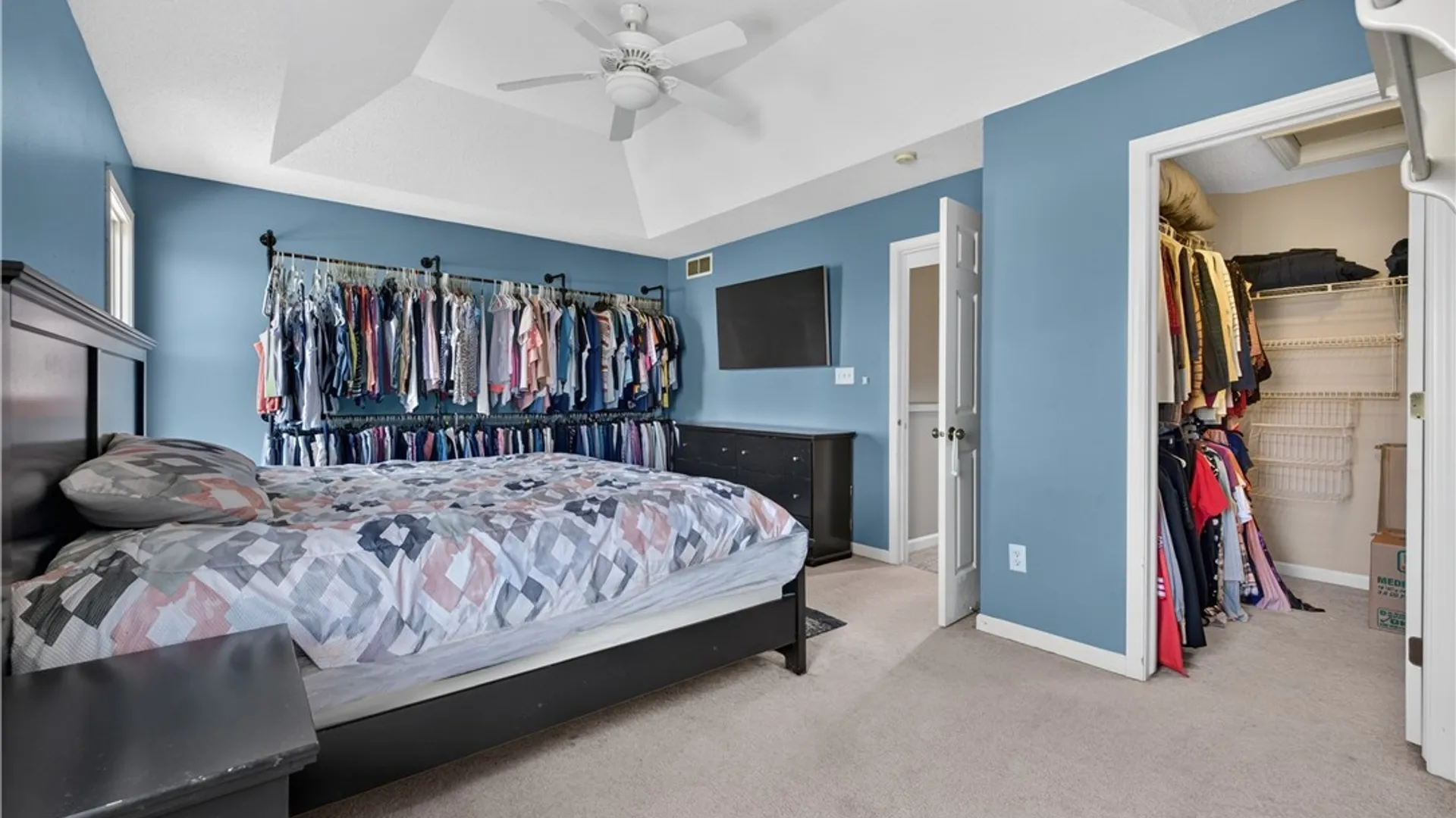 Property at 28 Apple Blossom Boulevard, Lancaster, NY 14086 28