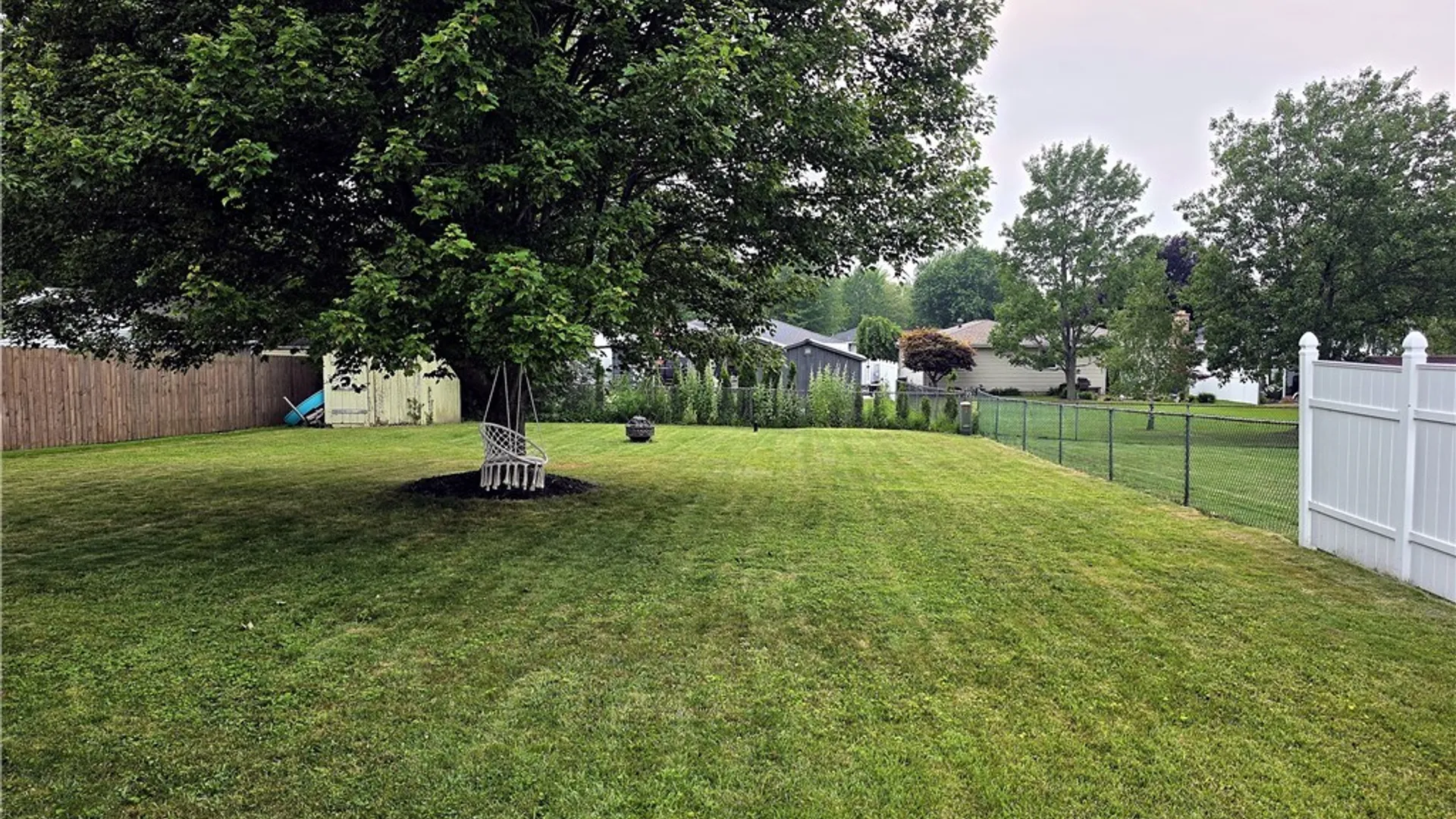 Property at 4374 Robin Lane, Hamburg, NY 14075 25