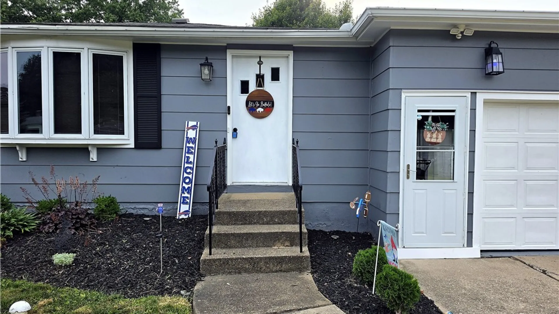 Property at 4374 Robin Lane, Hamburg, NY 14075 3