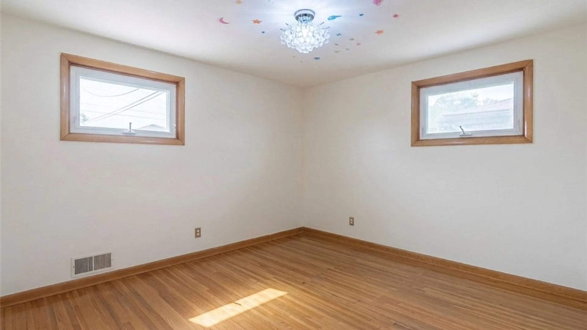 Property at 54 Ceil Drive, Cheektowaga, NY 14227 14