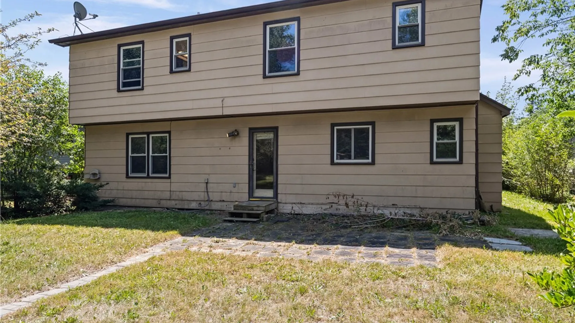 Property at 12 Fieldstone Lane, Henrietta, NY 14586 41