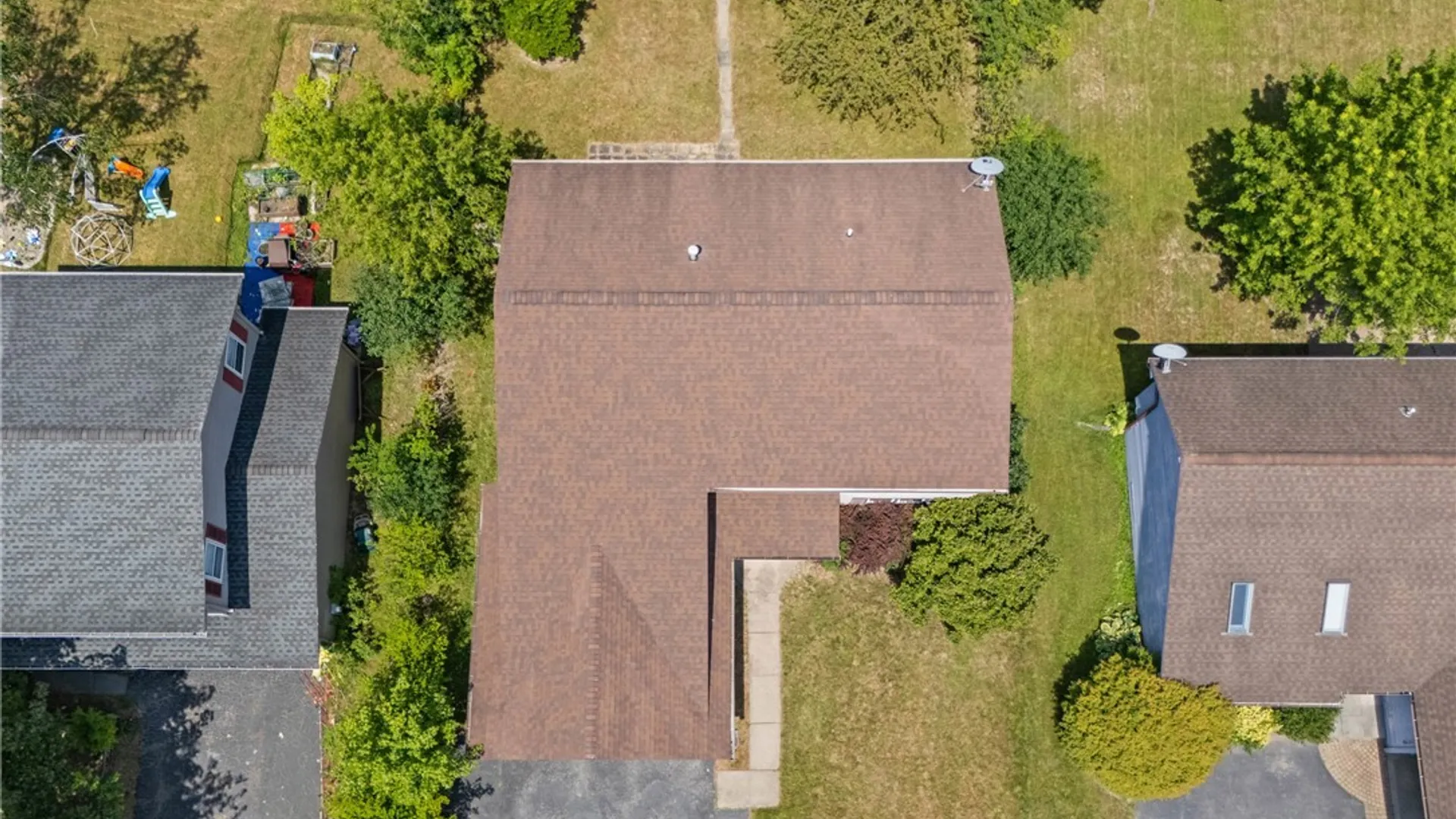 Property at 12 Fieldstone Lane, Henrietta, NY 14586 49