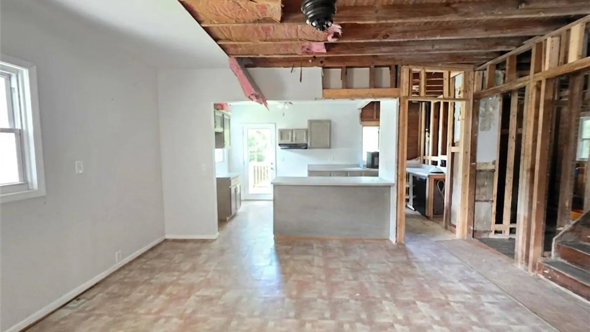 Property at 651 Pasadena Avenue, Niagara Falls, NY 14304 9