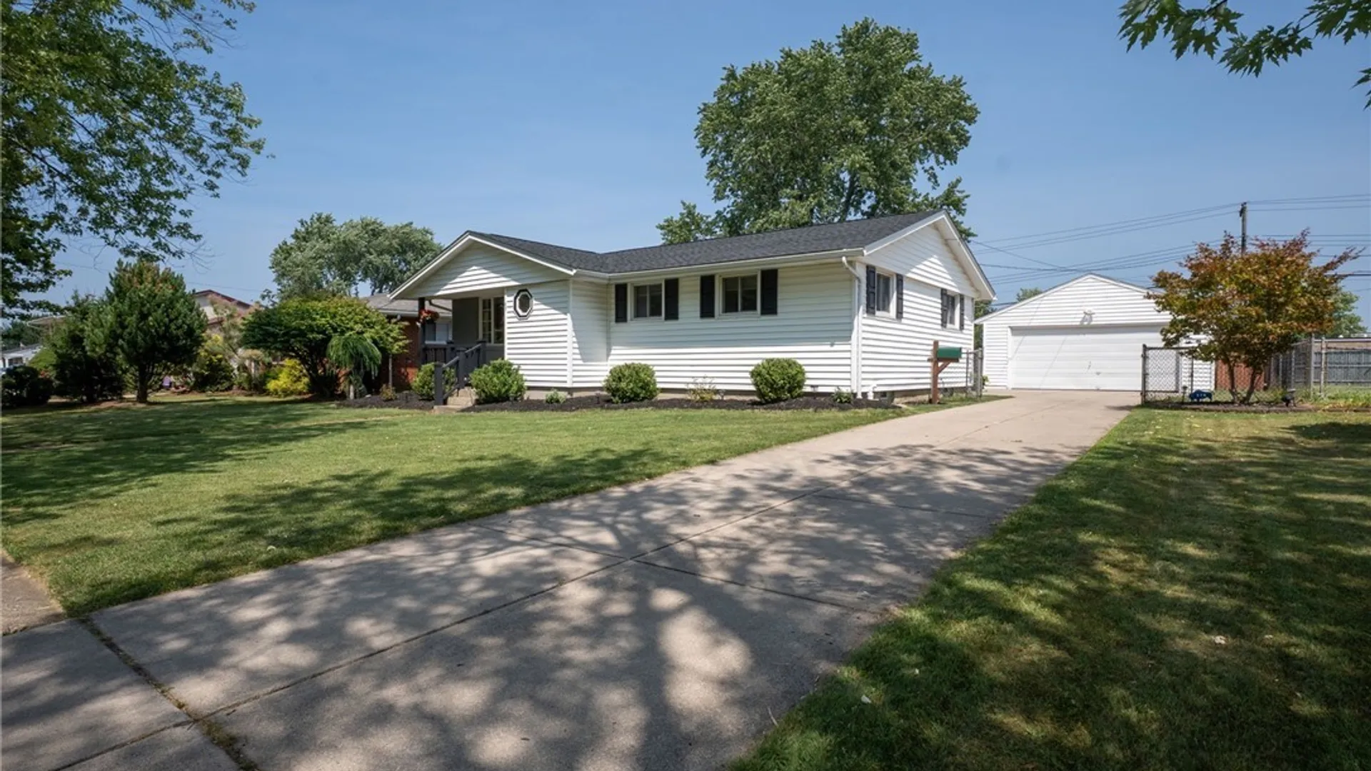 Property at 63 Queens Drive, West Seneca, NY 14224 3