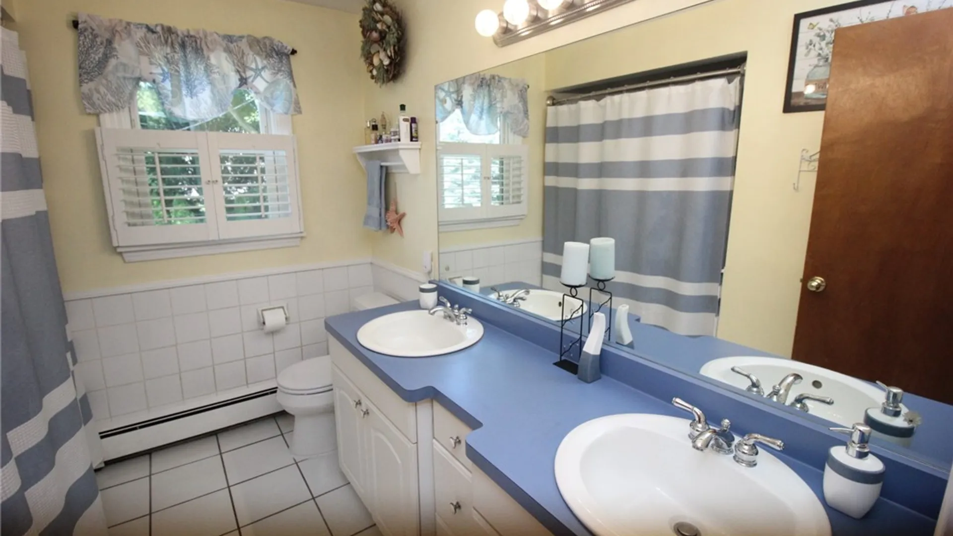 Property at 25 Kensington Court, Greece, NY 14612 32