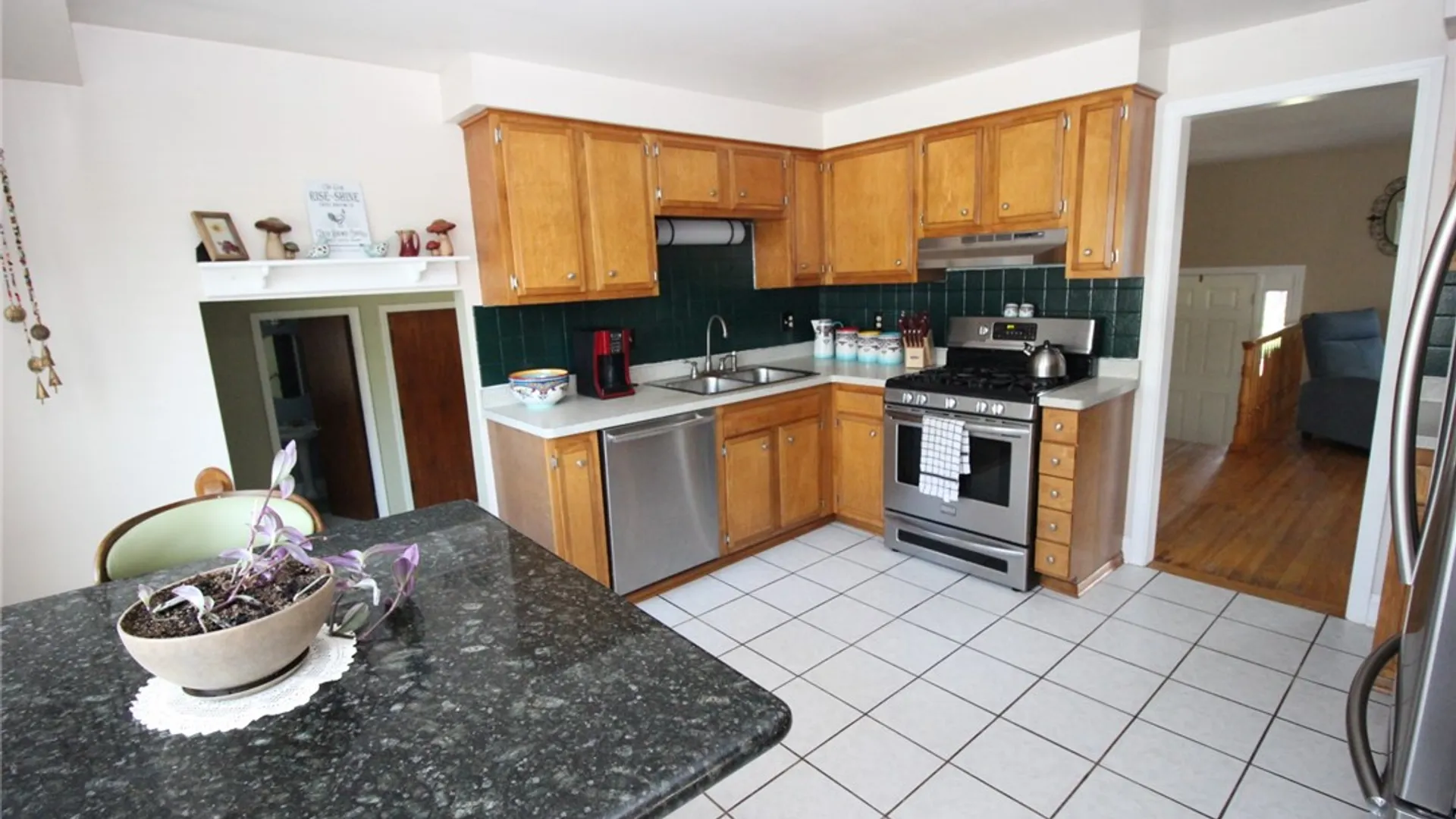 Property at 25 Kensington Court, Greece, NY 14612 4