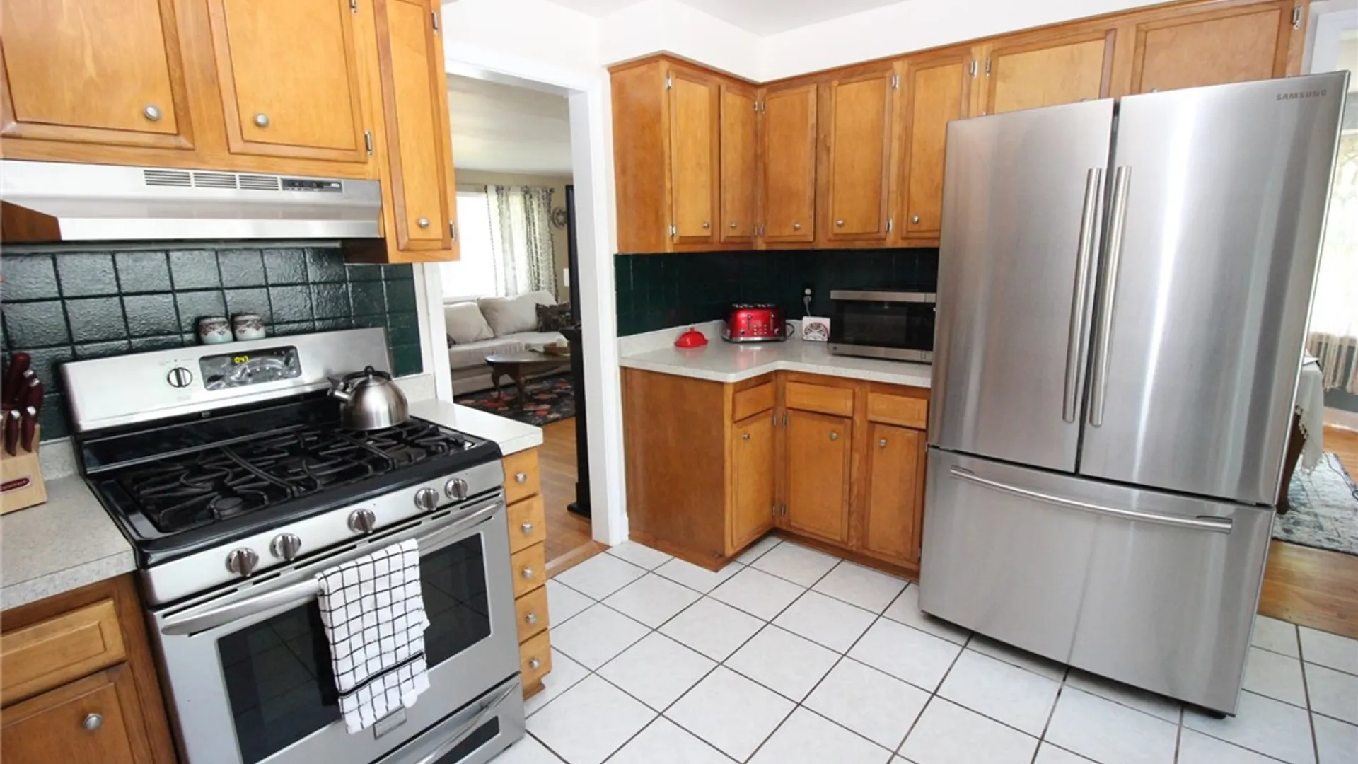 Property at 25 Kensington Court, Greece, NY 14612 7