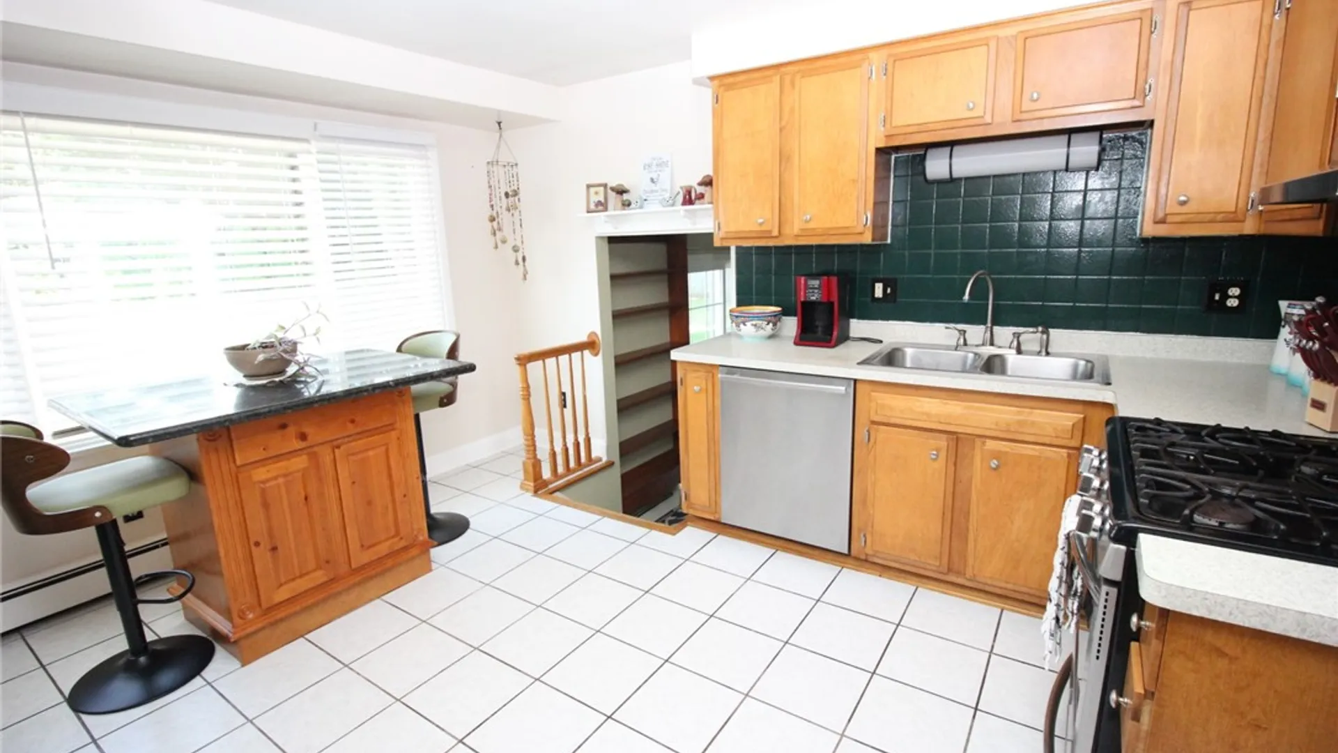 Property at 25 Kensington Court, Greece, NY 14612 8