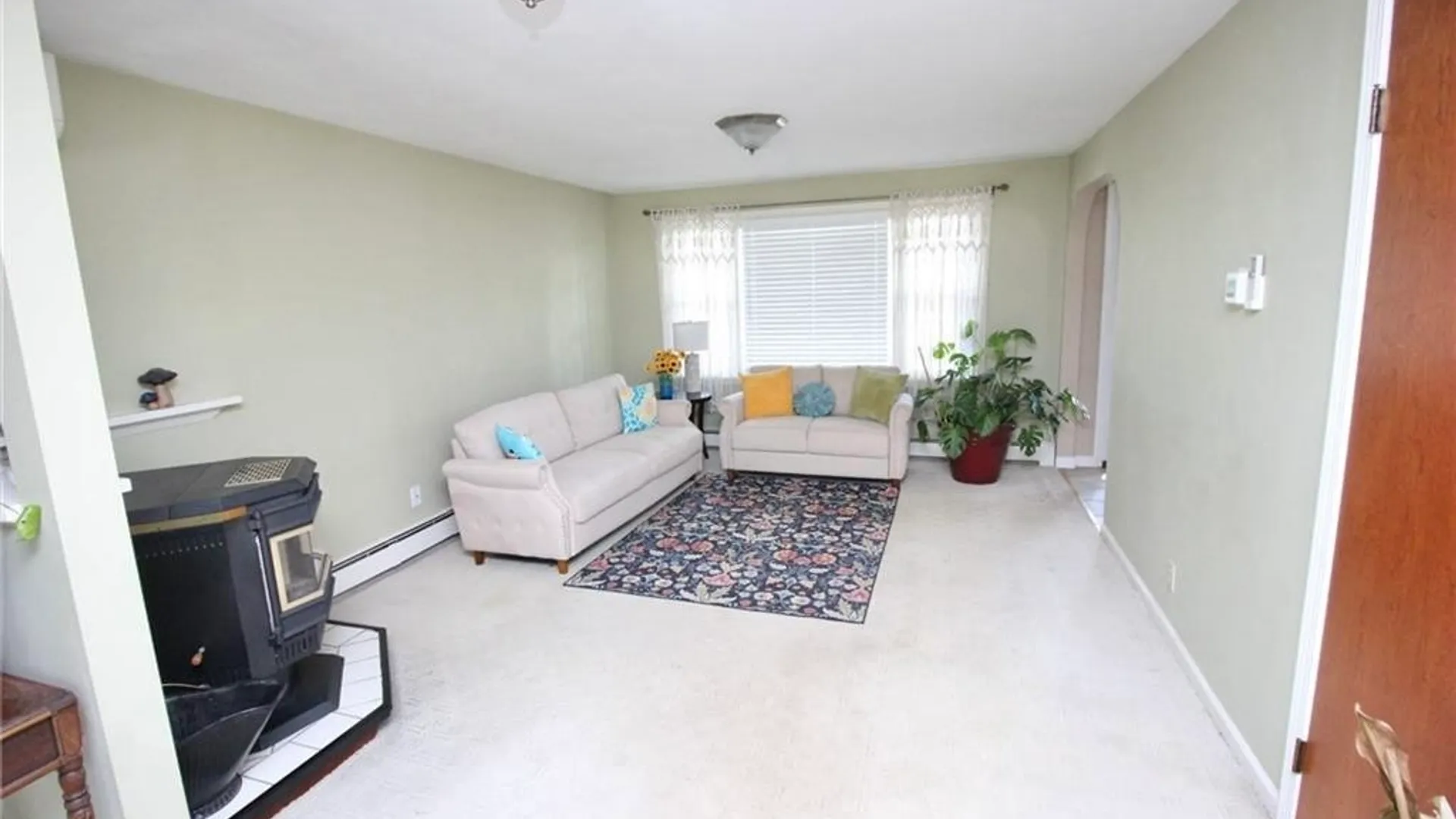 Property at 25 Kensington Court, Greece, NY 14612 15