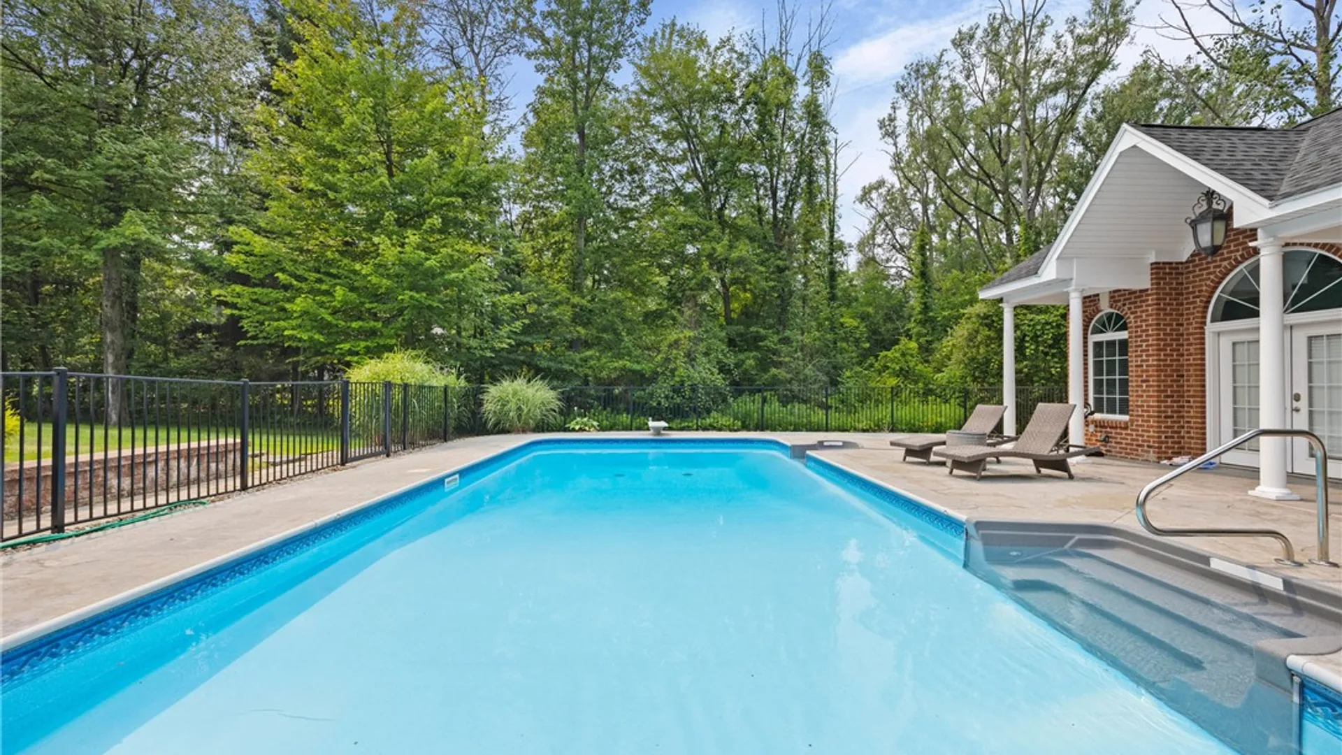 Property at 250 Country Woods Lane, Greece, NY 14626 46