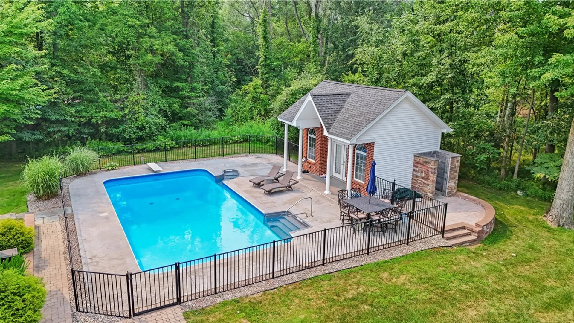 Property at 250 Country Woods Lane, Greece, NY 14626 48