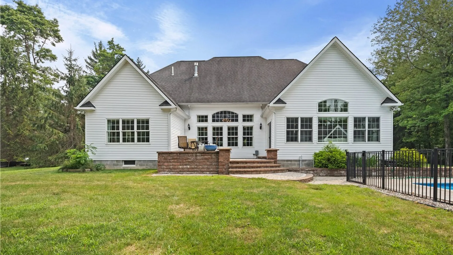 Property at 250 Country Woods Lane, Greece, NY 14626 49