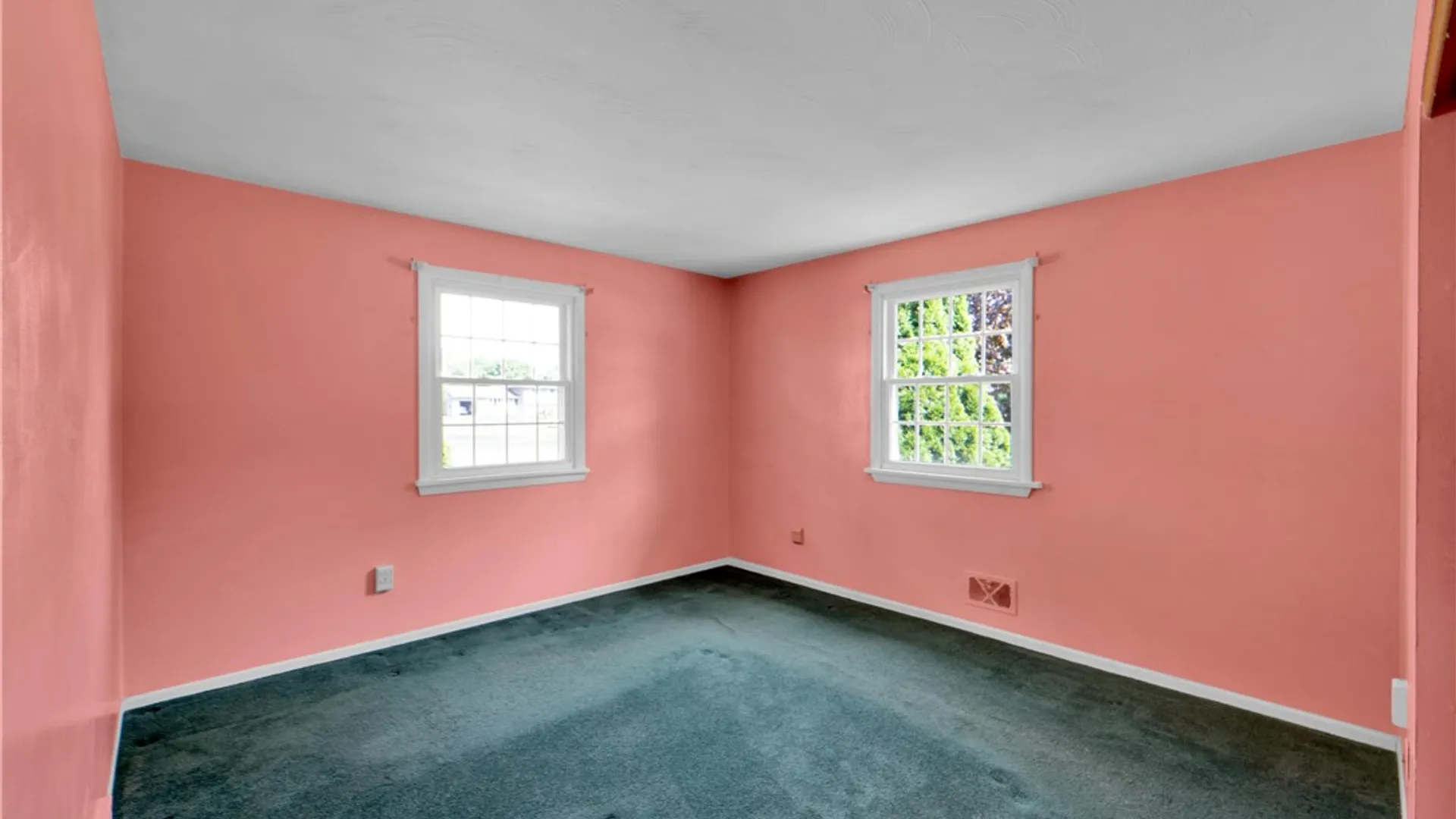 Property at 32 Ridgelea Court, Greece, NY 14615 12