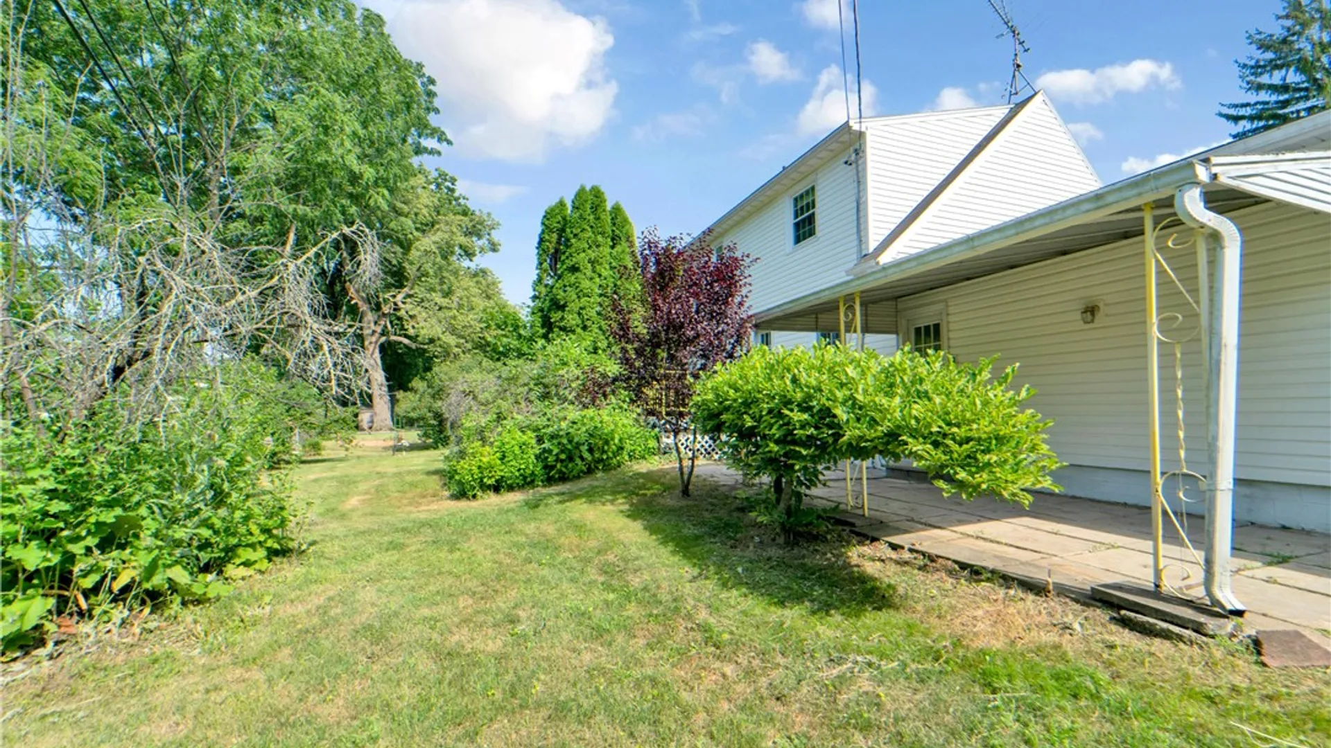 Property at 32 Ridgelea Court, Greece, NY 14615 17