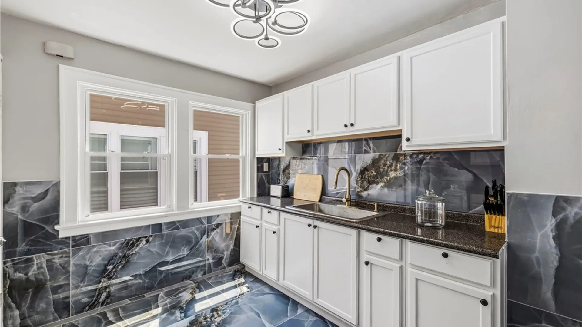 Property at 120 E End Avenue, Buffalo, NY 14225 15