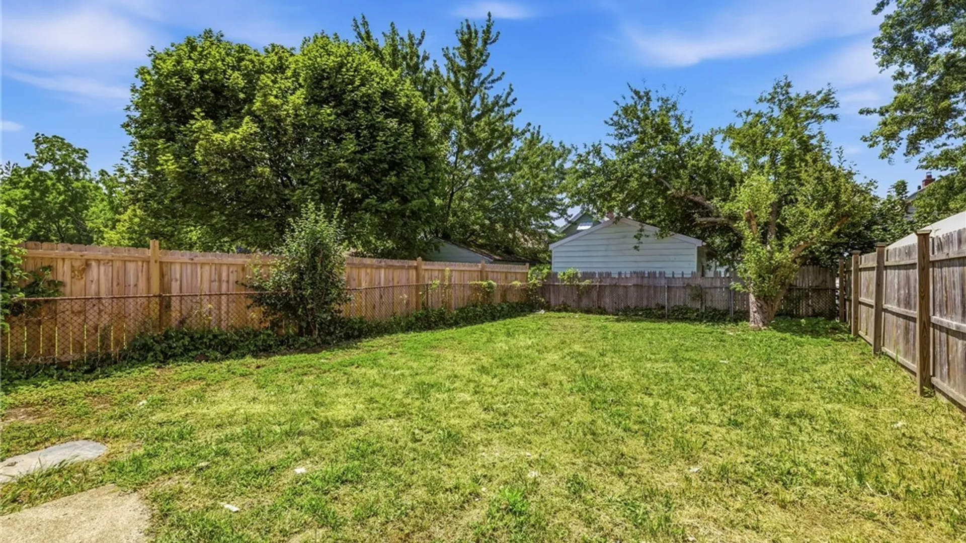Property at 120 E End Avenue, Buffalo, NY 14225 33