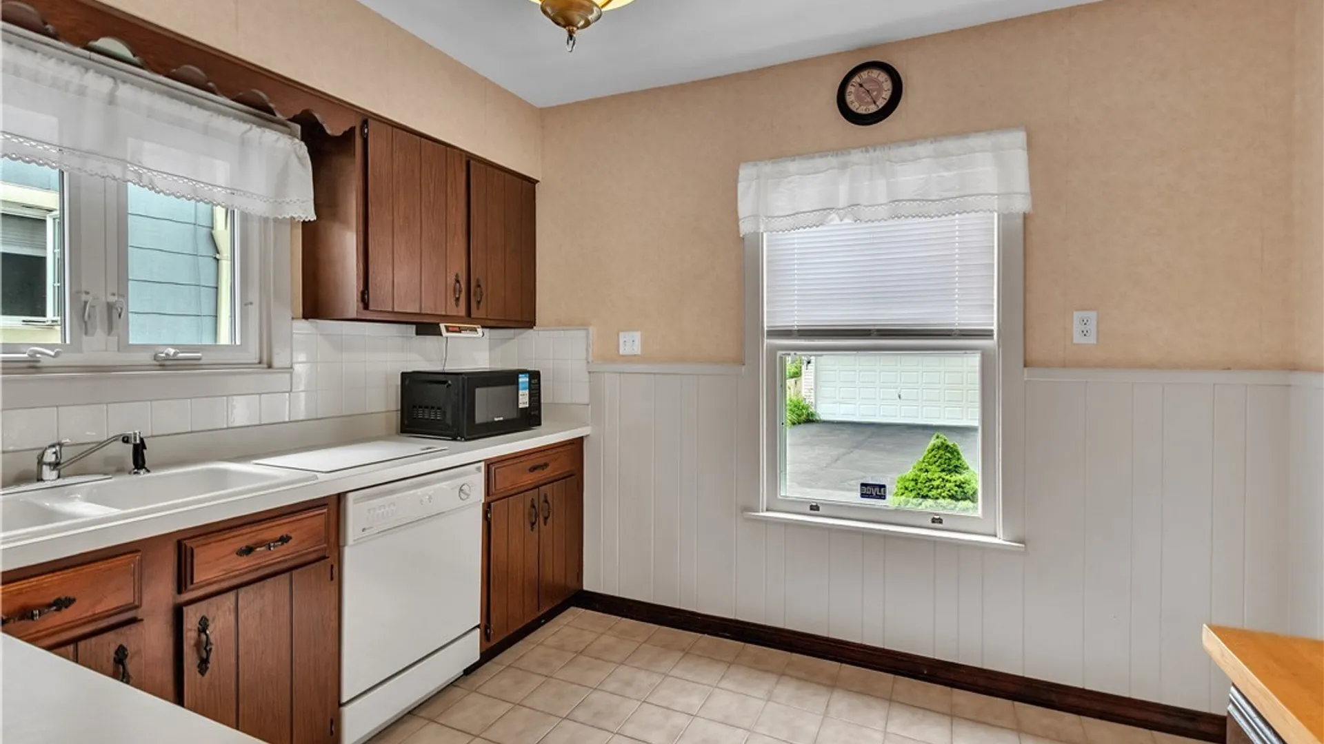Property at 177 Kings Highway, Amherst, NY 14226 23
