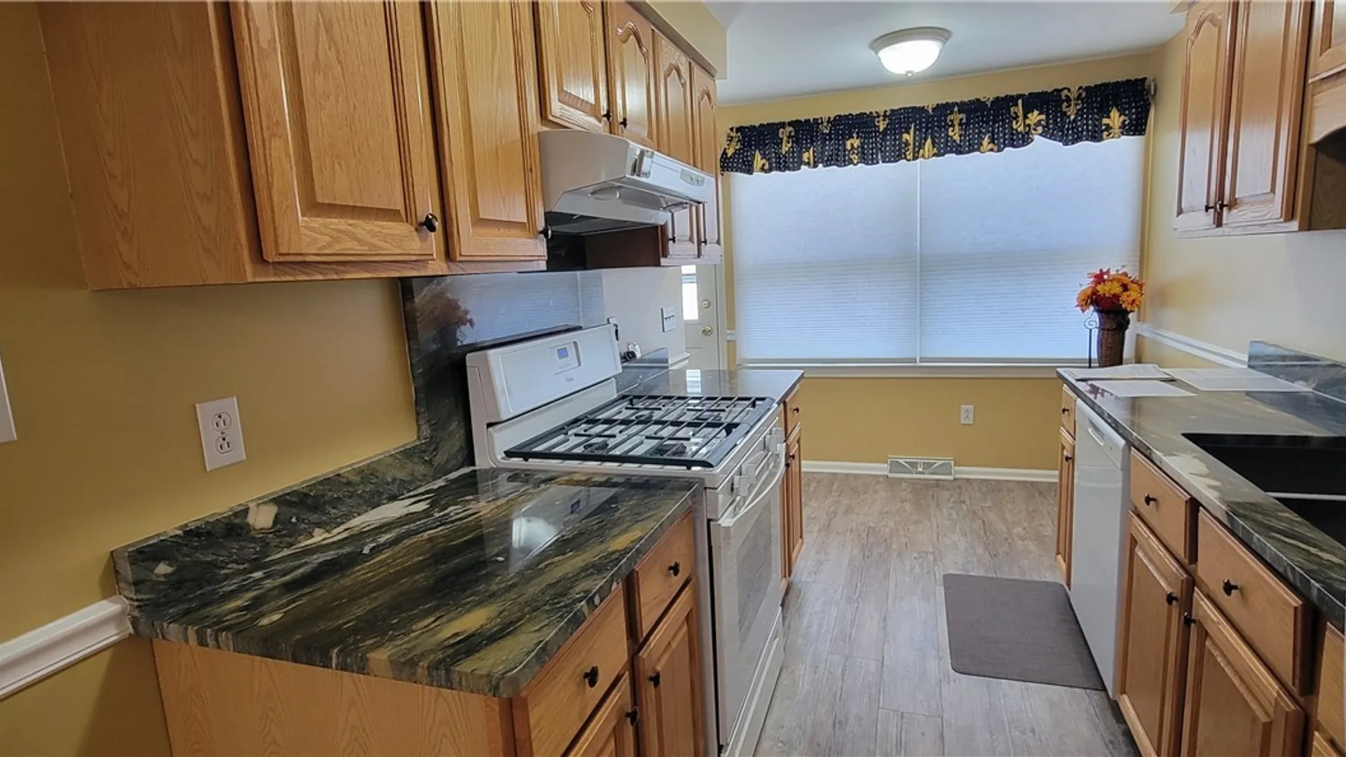 Property at 51 The Common, Lockport City, NY 14094 15