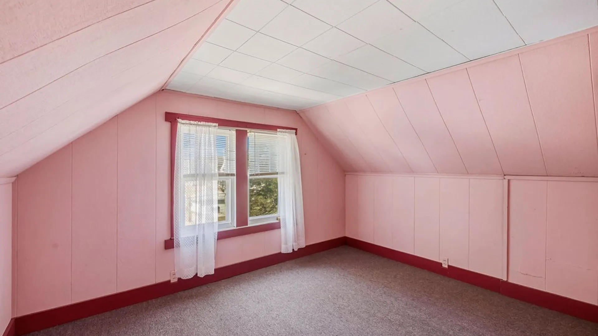 Property at 2311 Walnut Avenue, Niagara Falls, NY 14301 24