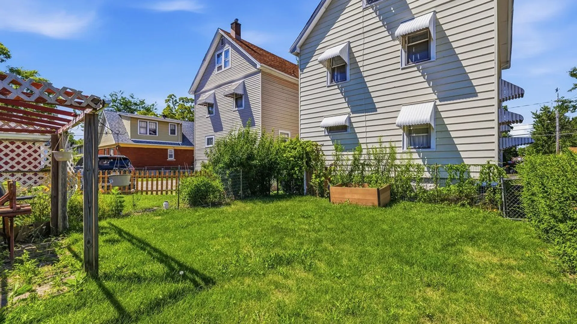 Property at 2311 Walnut Avenue, Niagara Falls, NY 14301 4