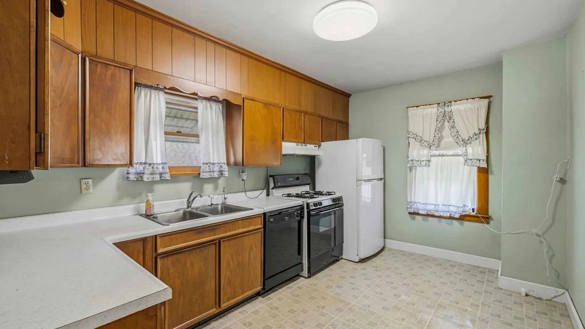 Property at 2311 Walnut Avenue, Niagara Falls, NY 14301 8