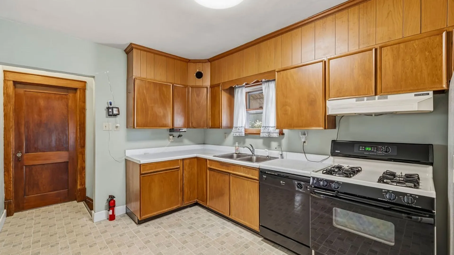 Property at 2311 Walnut Avenue, Niagara Falls, NY 14301 9