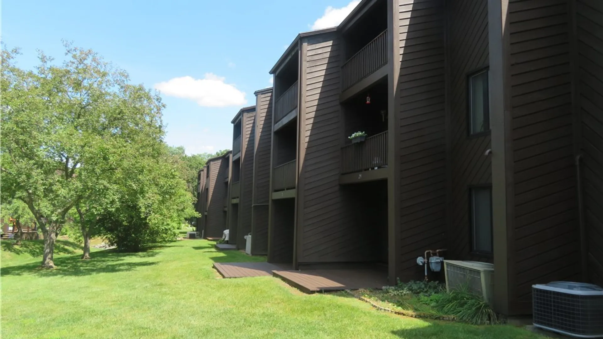Property at 28 Sherman Oaks Drive, New Hartford, NY 13413 3