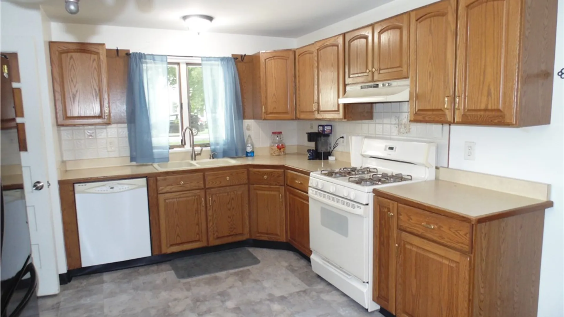 Property at 10 San Mateo Road, Chili, NY 14624 2