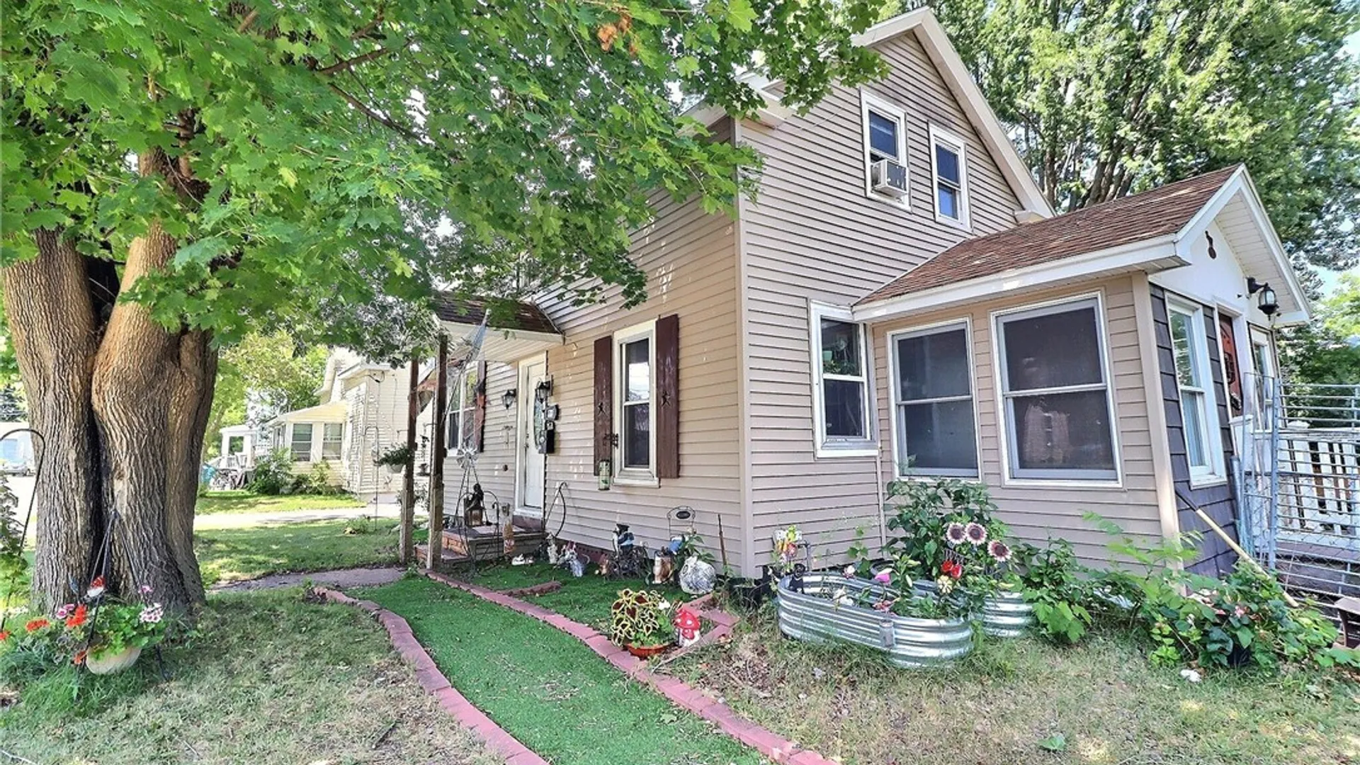 Property at 9 Redfield Avenue, Whitestown, NY 13492 2