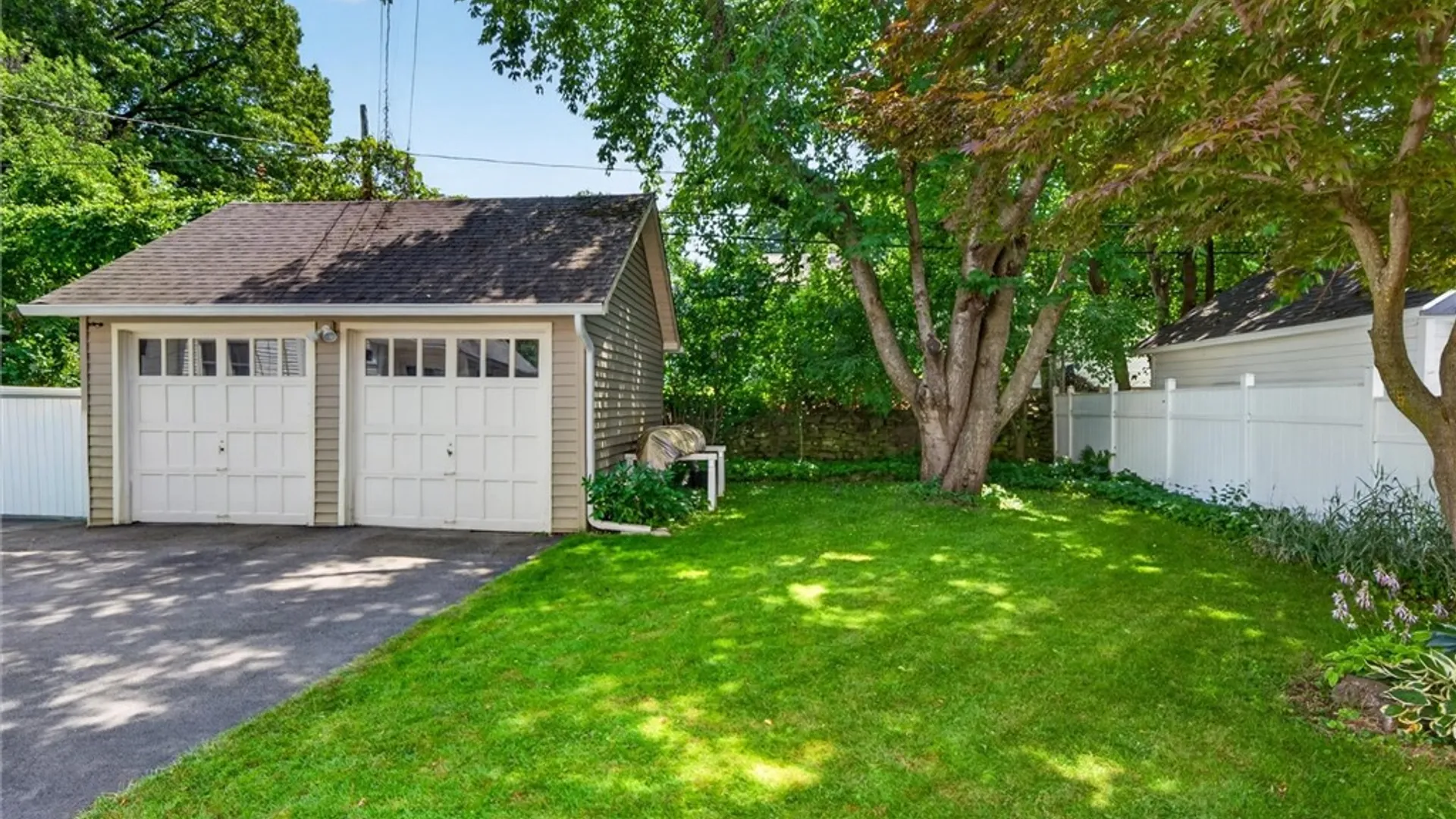 Property at 505 Hurstbourne Road, Irondequoit, NY 14609 42