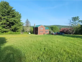593 E Sullivanville Rd, Veteran, NY 14824