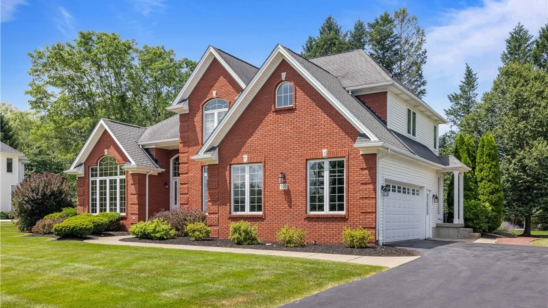 Property at 160 Norwood Lane, Orchard Park, NY 14127 3