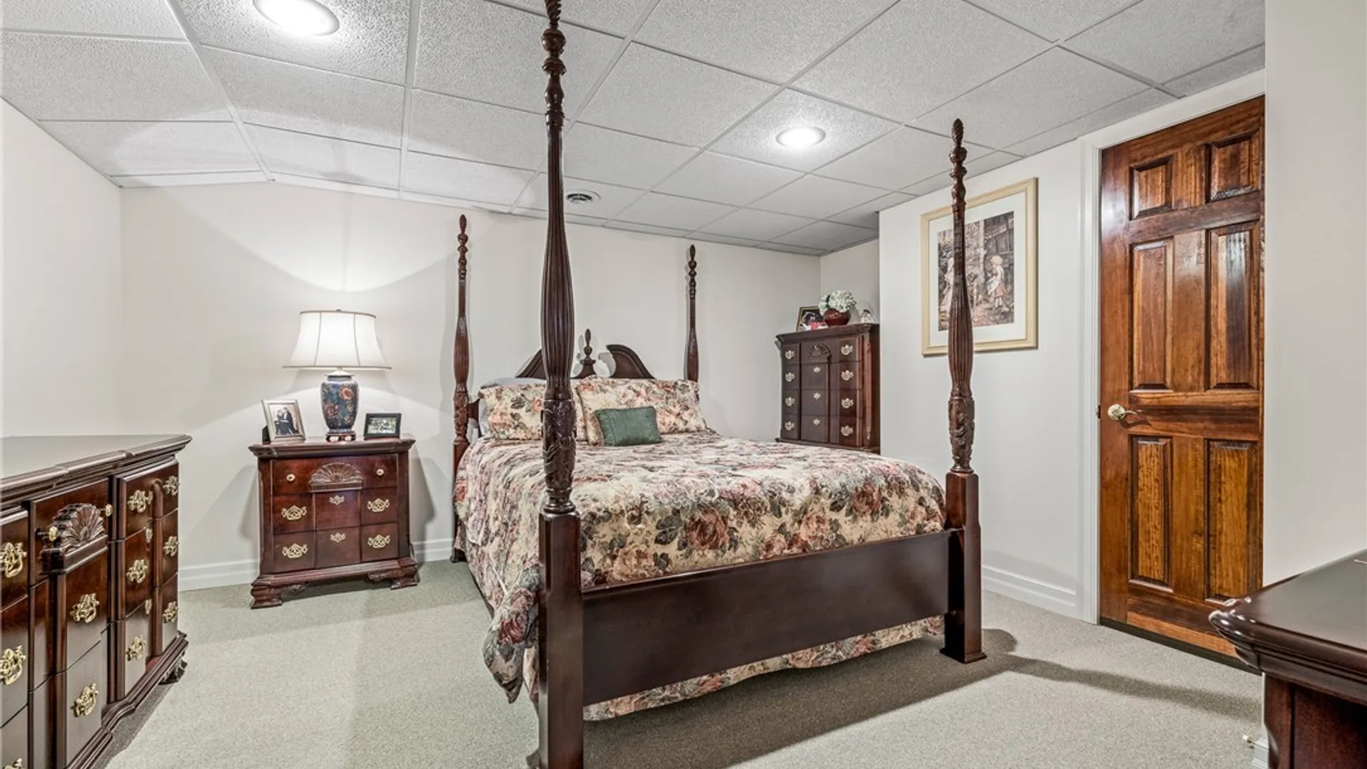 Property at 160 Norwood Lane, Orchard Park, NY 14127 43